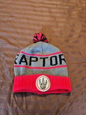 Mitchell & Ness Raptors Knit Beanie with Pom and Logo Patch